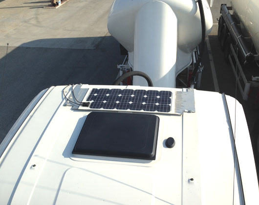 Pannello-solare-ricarica-batteria-camion-24V.jpg